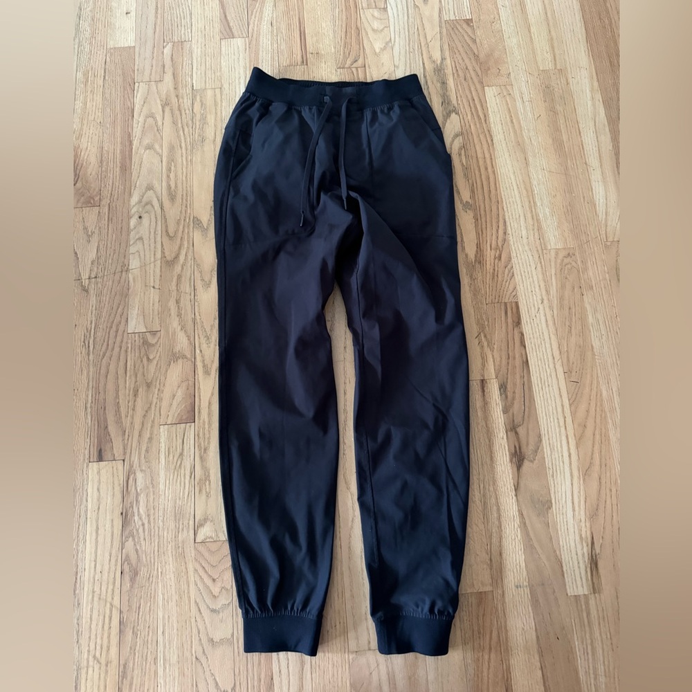 Lululemon men’s ABC warpstreme joggers small